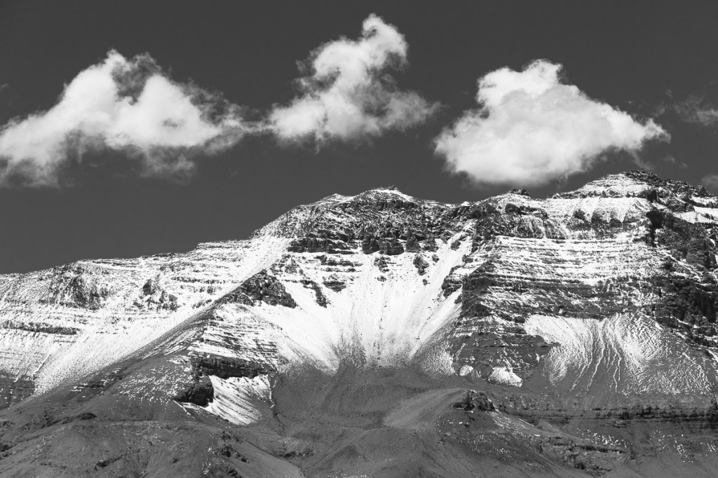 El Cerro Laguna en blanco y negro.